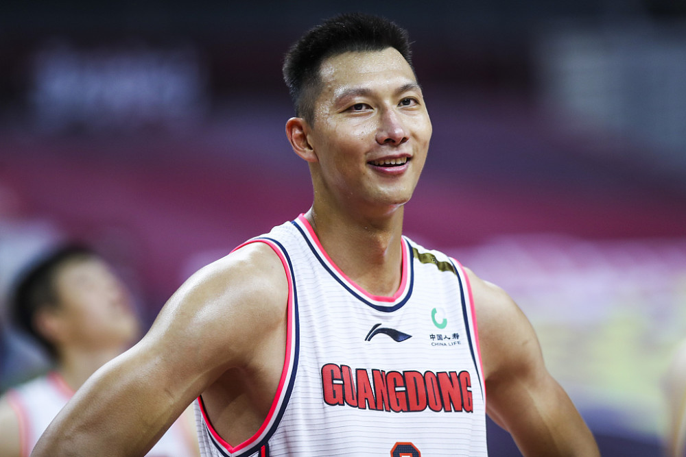 阿联再获MVP称号，成为CBA历史纪录保持者的简单介绍