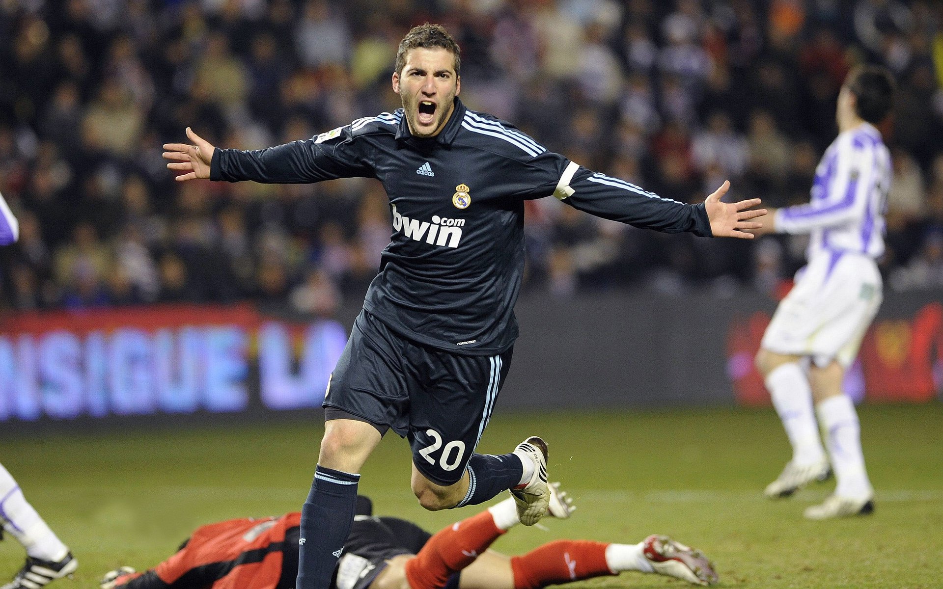 门迪神扑定乾坤！喀麦隆闪电战击溃摩纳哥，非洲雄狮展露獠牙