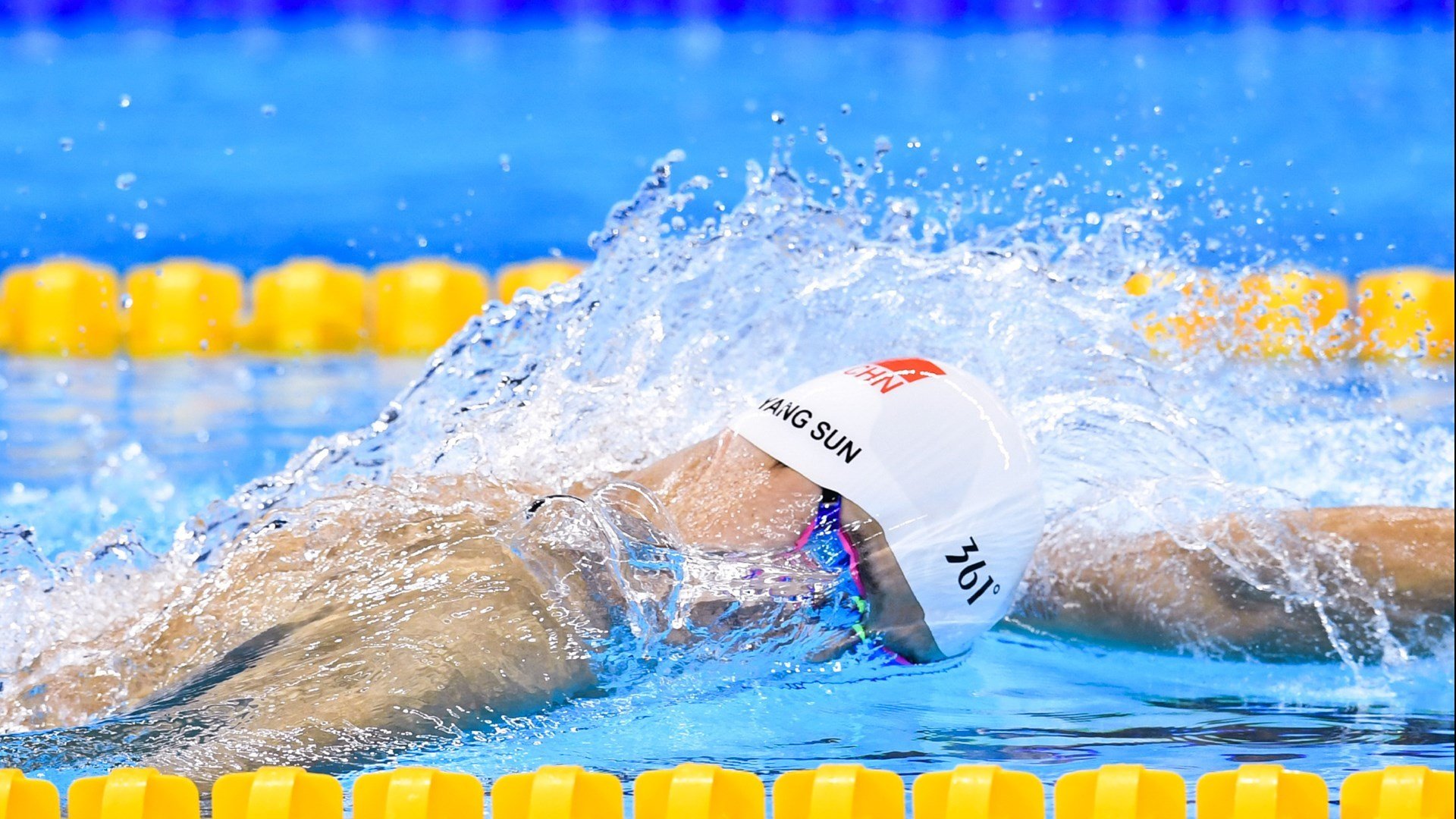 欧冠淘汰赛之夜，切特关键进球定乾坤